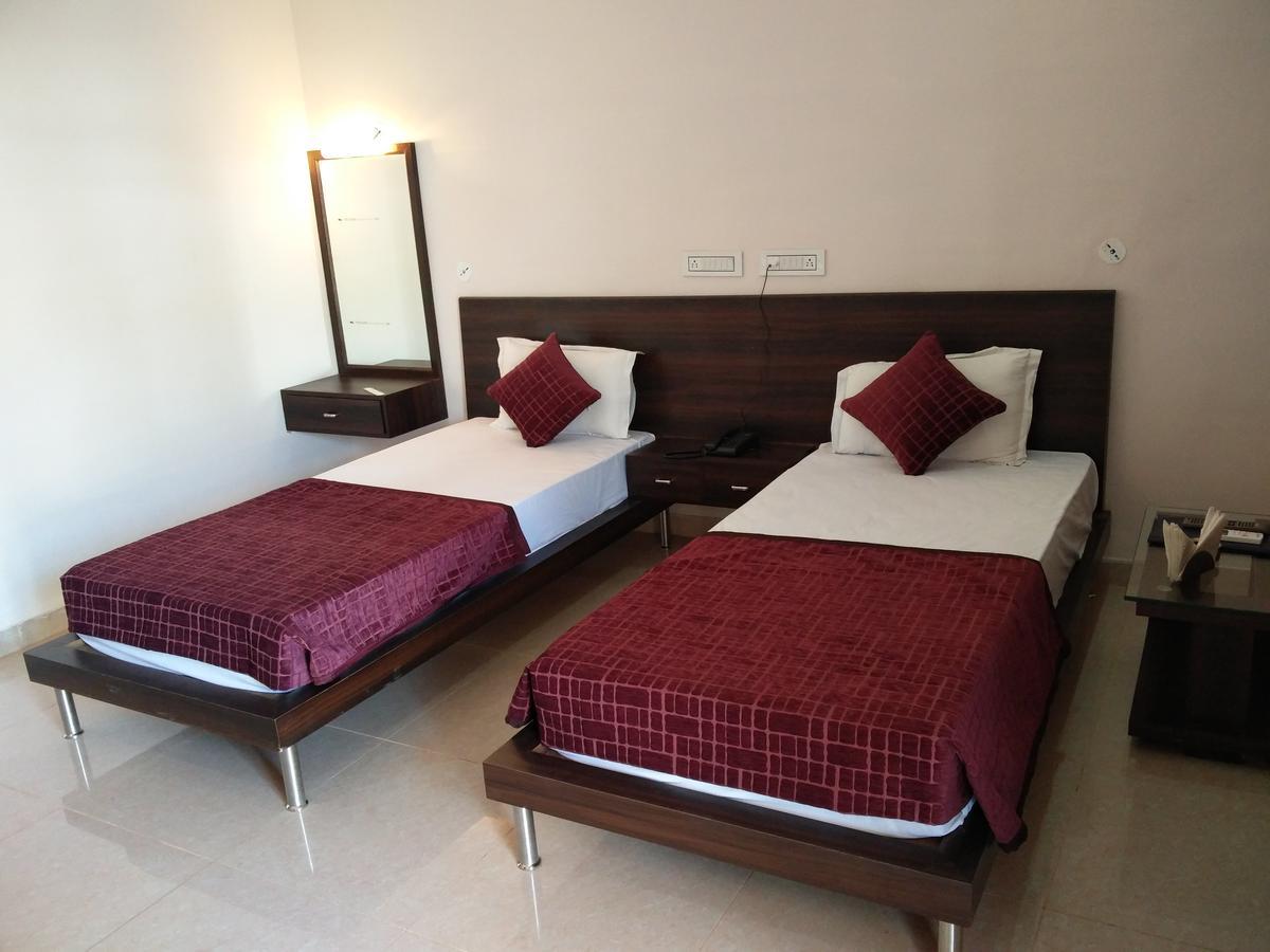 Gulmohar Sariska Resort Bairāt Eksteriør bilde