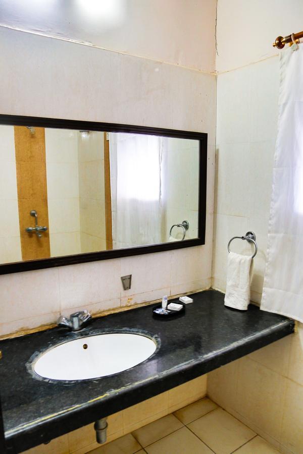 Gulmohar Sariska Resort Bairāt Eksteriør bilde