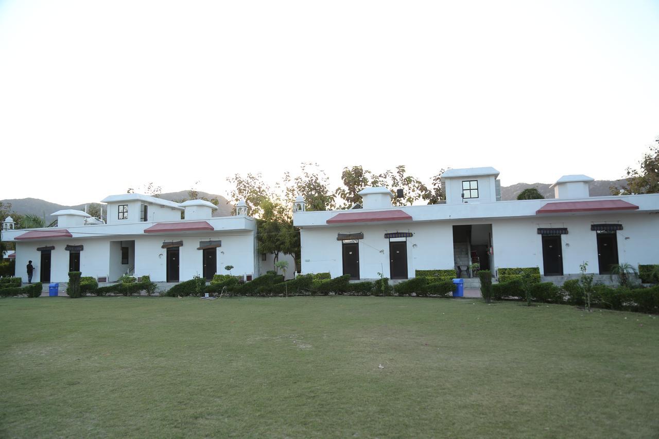 Gulmohar Sariska Resort Bairāt Eksteriør bilde