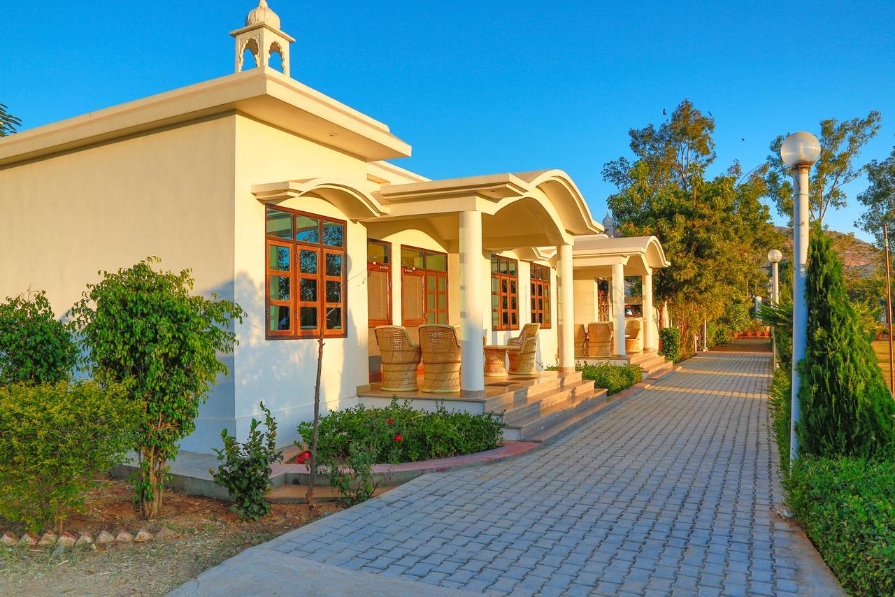 Gulmohar Sariska Resort Bairāt Eksteriør bilde