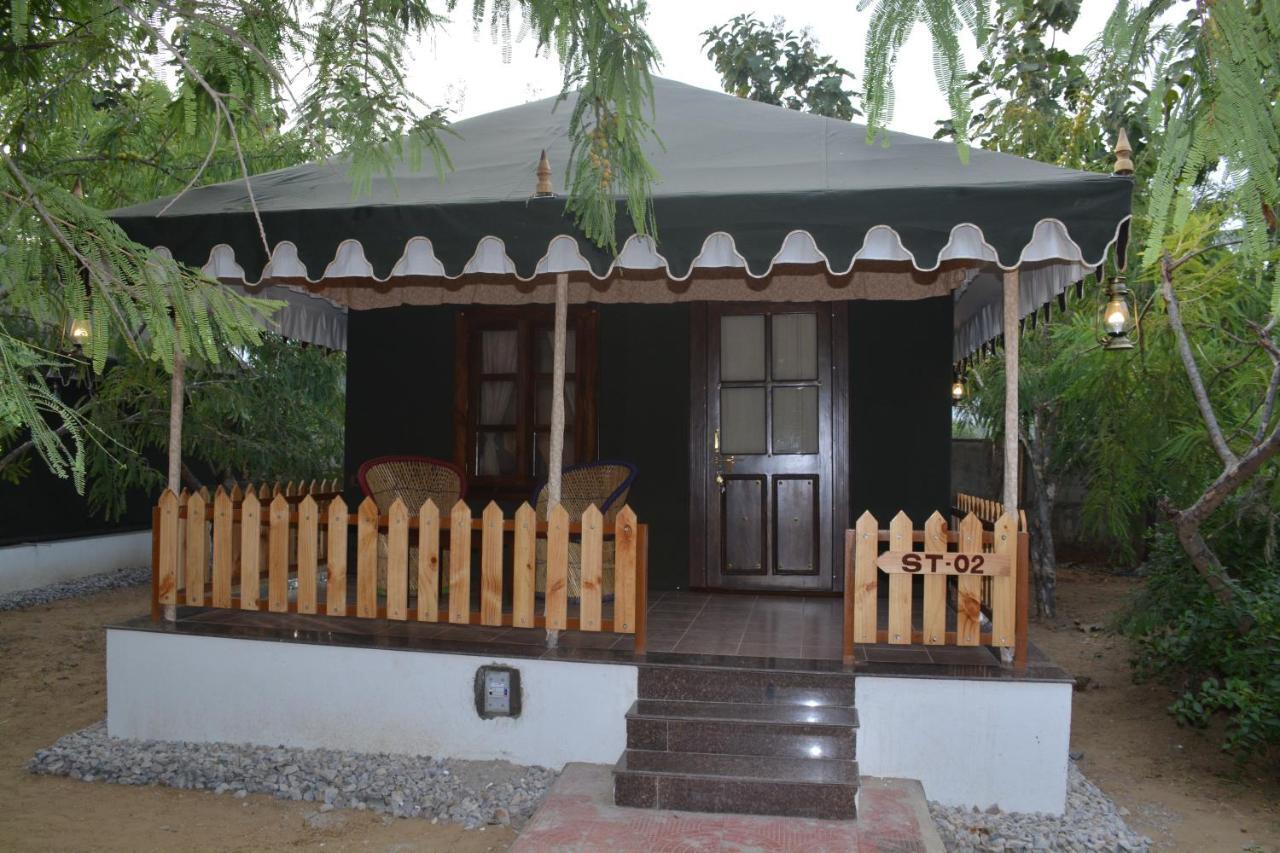 Gulmohar Sariska Resort Bairāt Eksteriør bilde